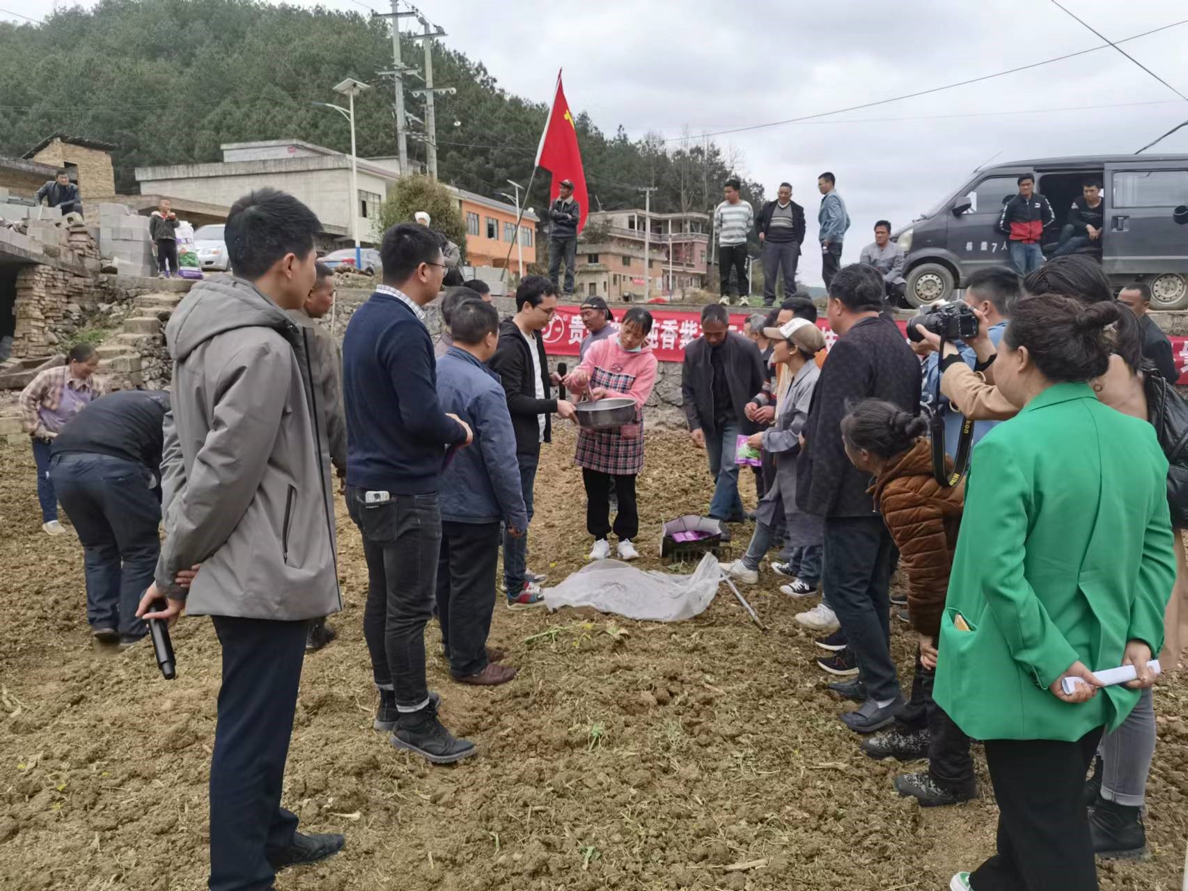 贵州省农科院药食同源紫苏基地助力长顺特色工业生长